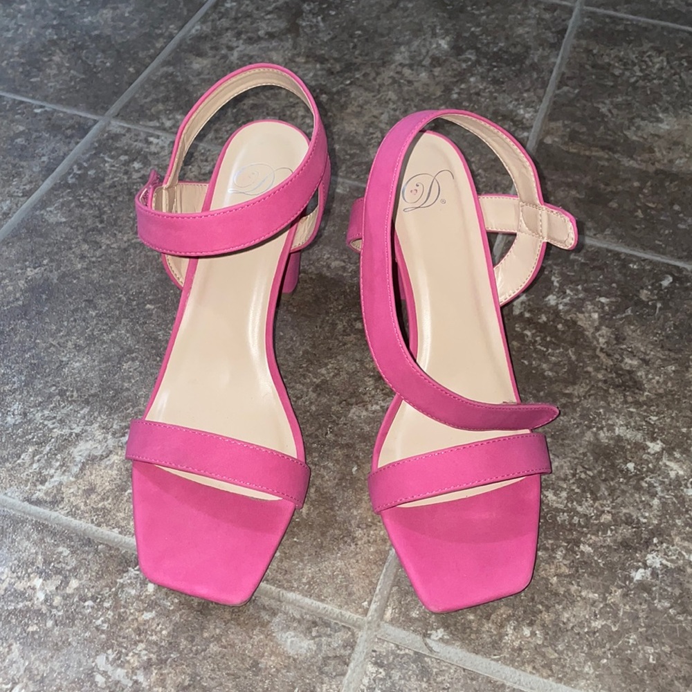 Huge Fuchsia Dress Sandals